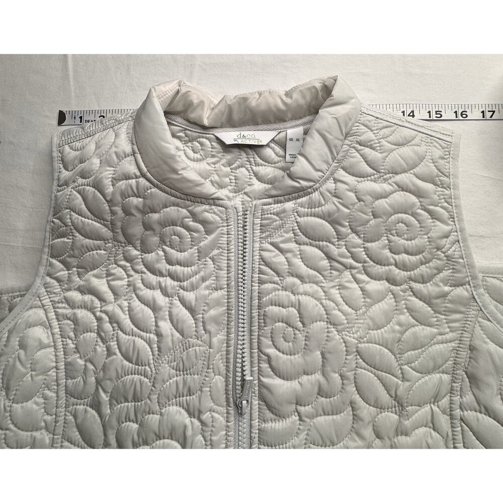 Denim Co Active XL Gray Zip Vest Floral Embroidery Pockets Adjustable Waist Snap - Picture 4 of 12